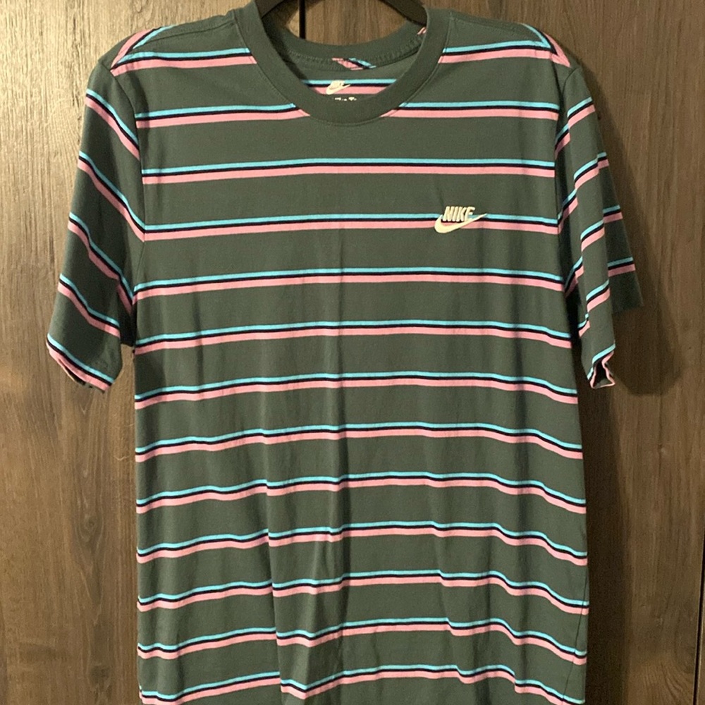 Men’s Nike T-shirt